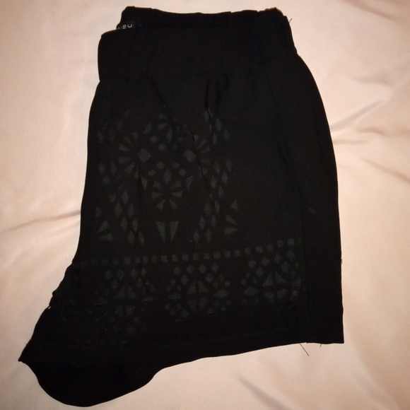 "AMISU" SHORTS (LACE W LINING) - Picture 3 of 8